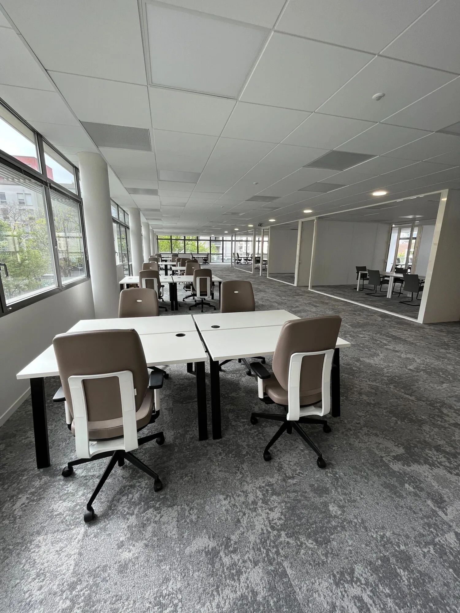 Bureau 695 m² – Paris (75019)
