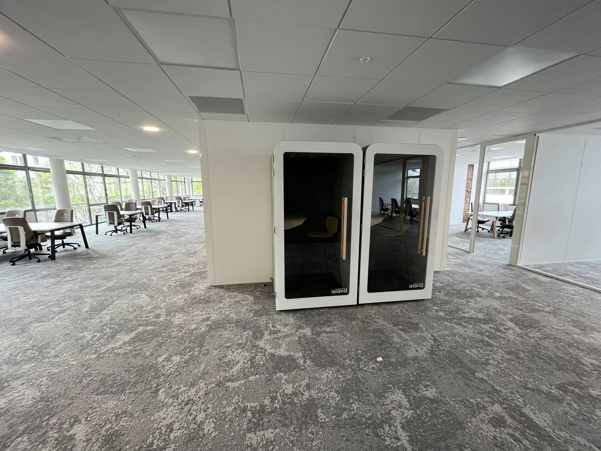 Bureau 695 m² – Paris (75019)