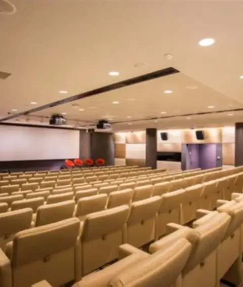 Bureau 695 m² – Paris (75019)