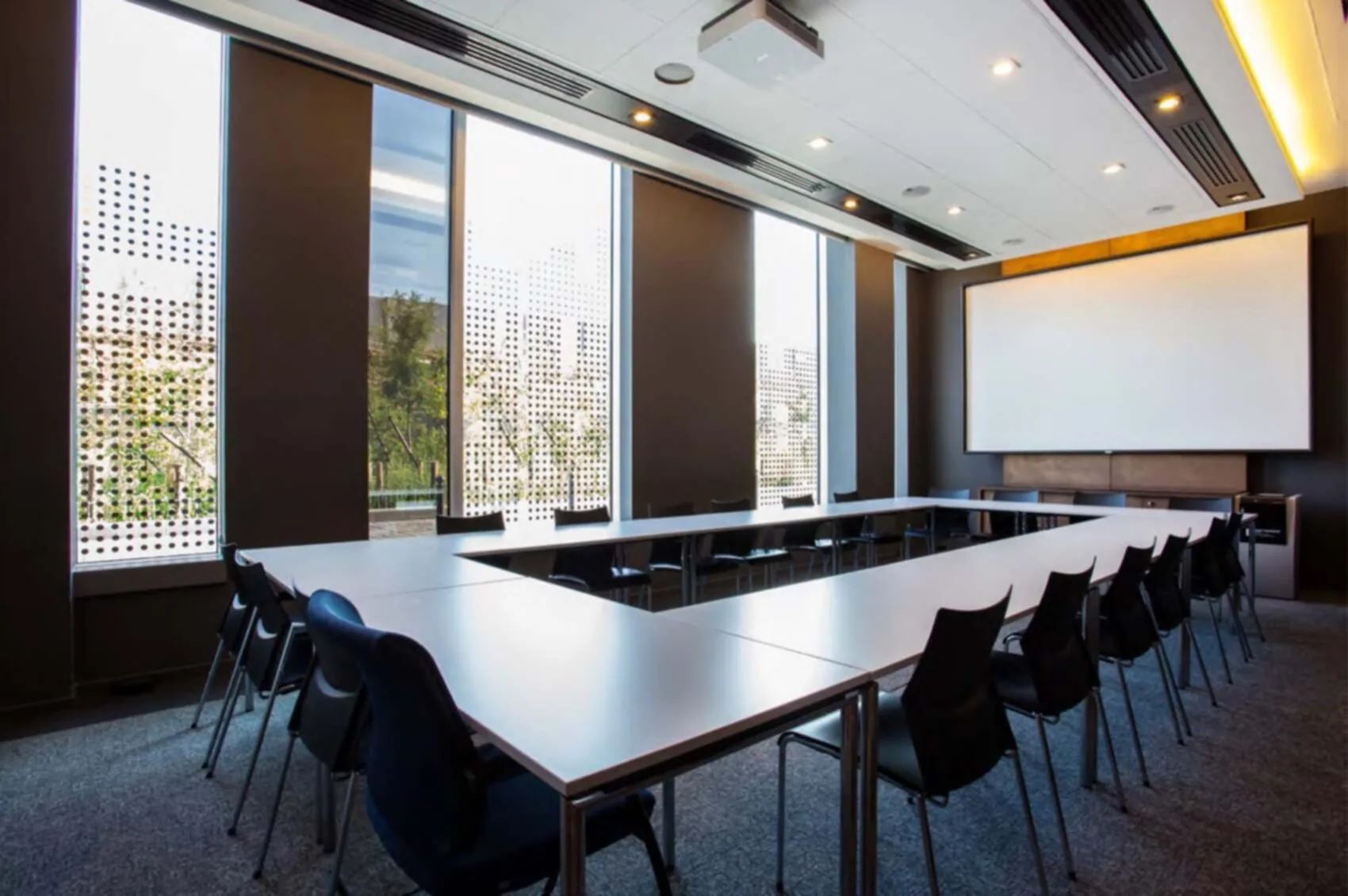 Bureau 695 m² – Paris (75019)