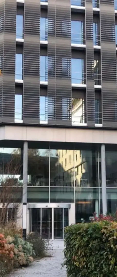 Bureau 695 m² – Paris (75019)