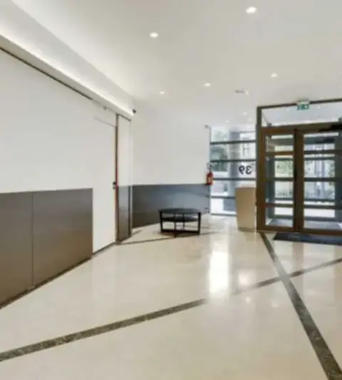 Bureau 1 842 m² – Issy-les-Moulineaux (92130)