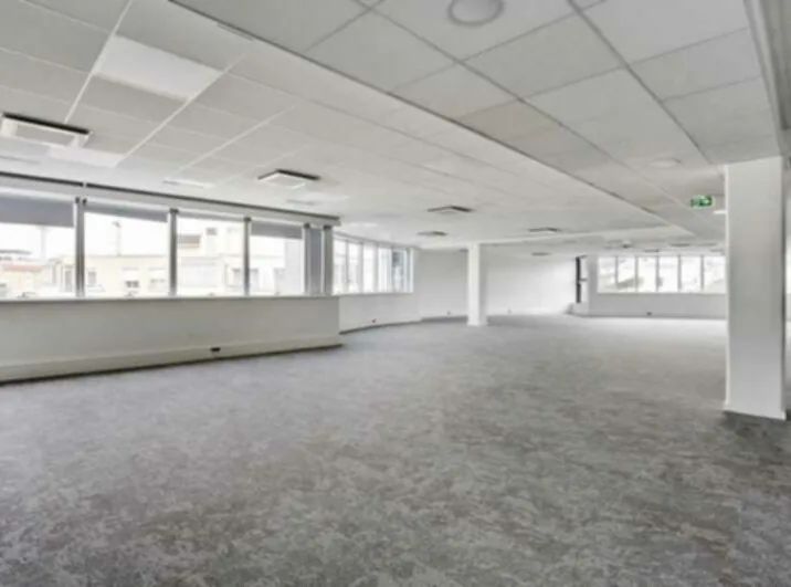 Bureau 1 842 m² – Issy-les-Moulineaux (92130)