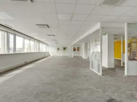 Bureau 1 842 m² – Issy-les-Moulineaux (92130)