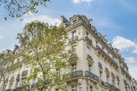 Bureau 435 m² – Paris (75016)