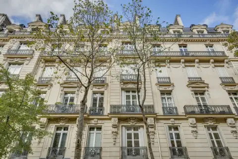 Bureau 435 m² – Paris (75016)