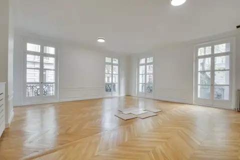 Bureau 435 m² – Paris (75016)