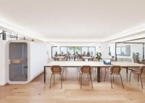 Bureau 680 m² – Paris (75008)