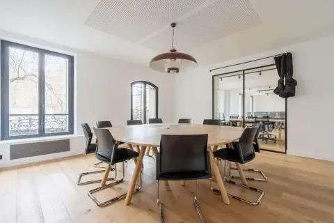 Bureau 250 m² – Paris (75010)