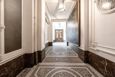 Bureau 250 m² – Paris (75010)